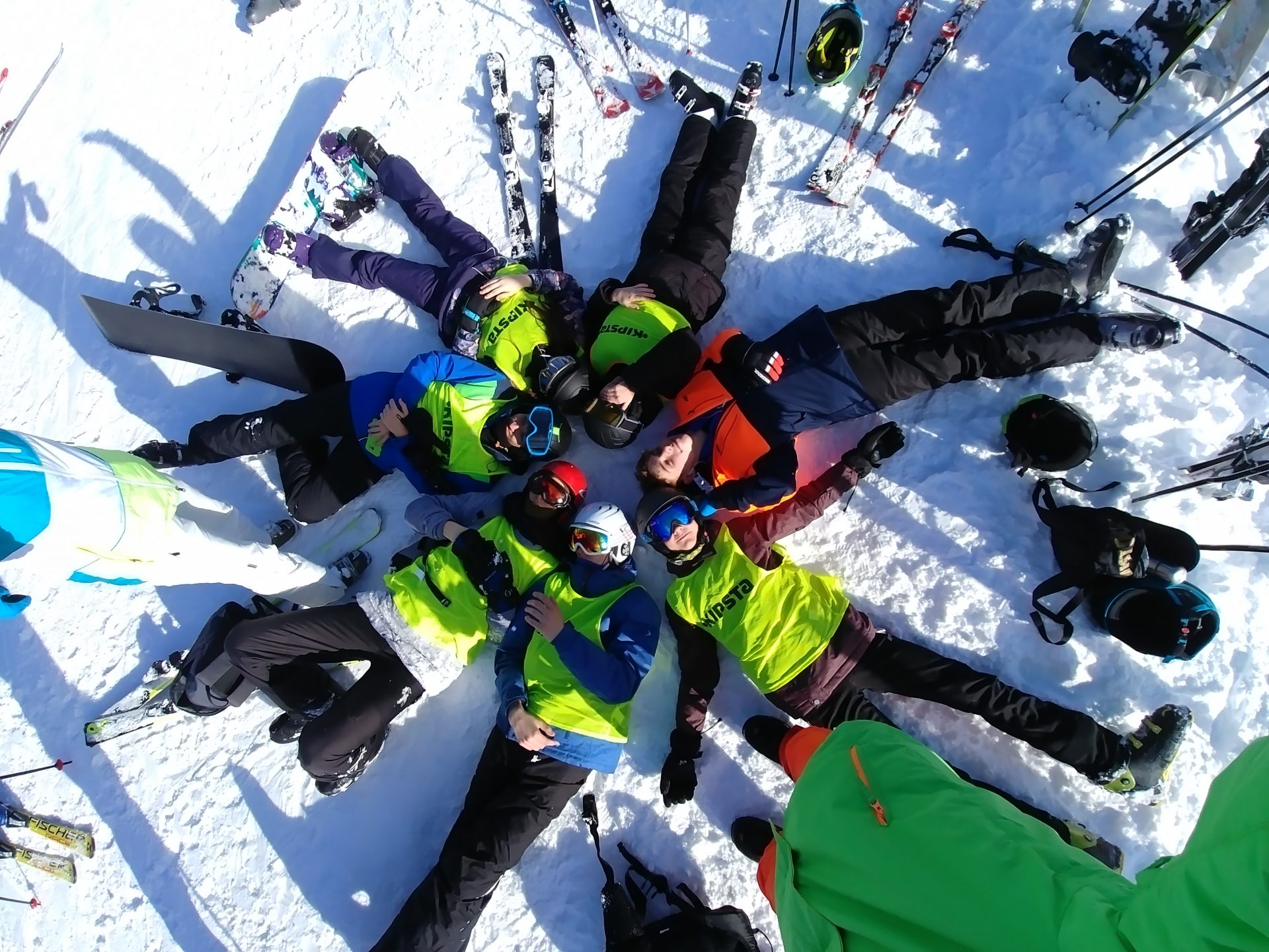 Ferie za granicą na obozie narciarsko-snowboardowym.
